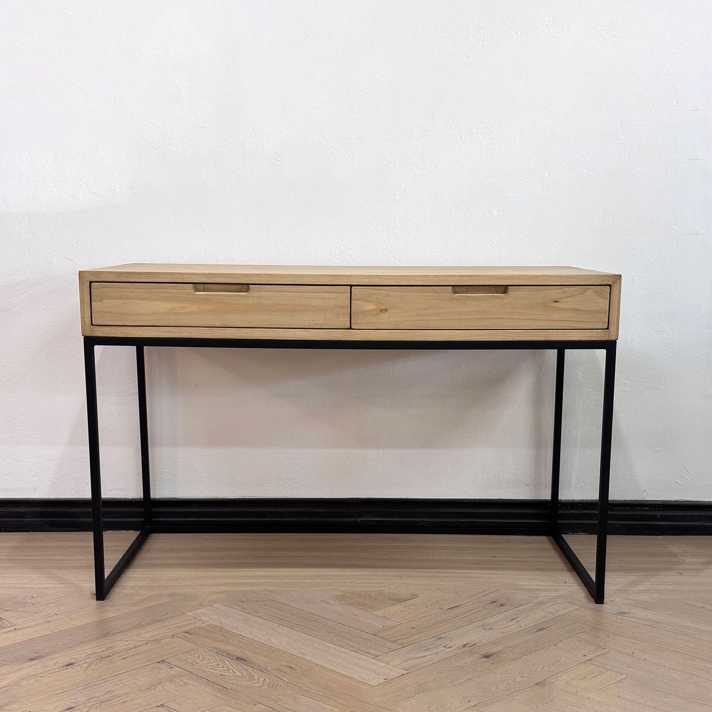 LONA DESK