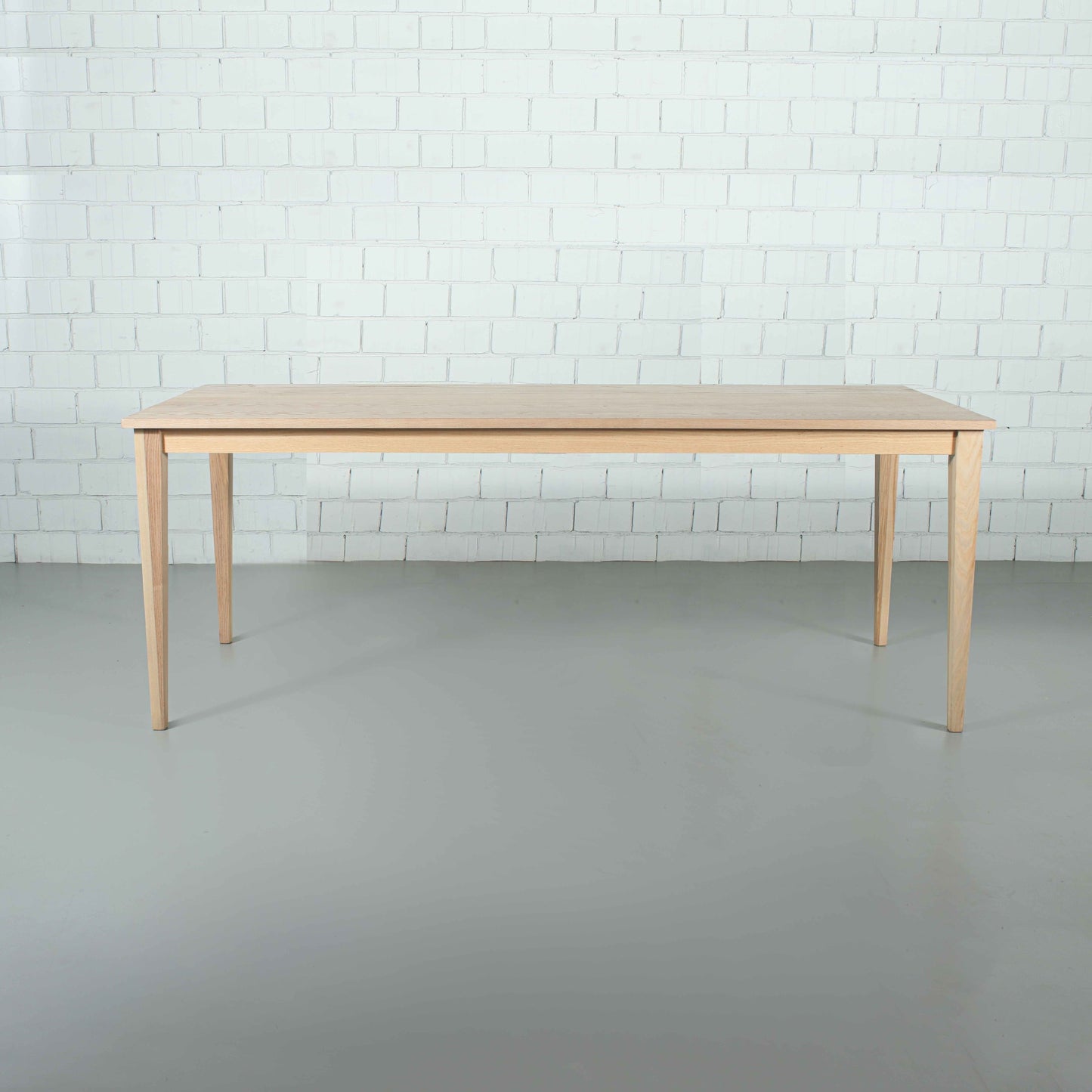 Alia Dining Table