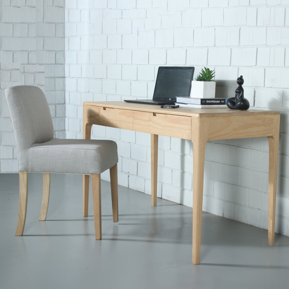 Alia Desk
