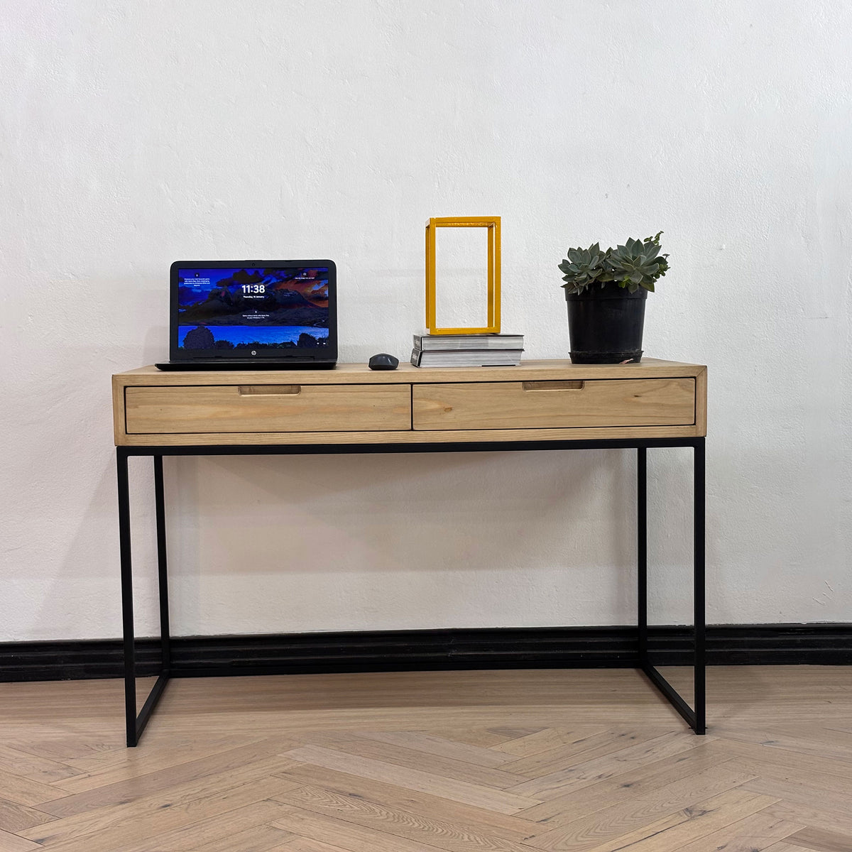 LONA DESK